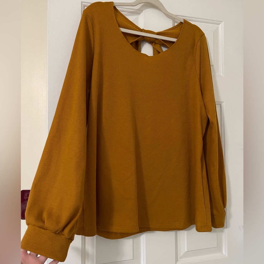 White Birch Waffle Knit Tie in Back Blouse
